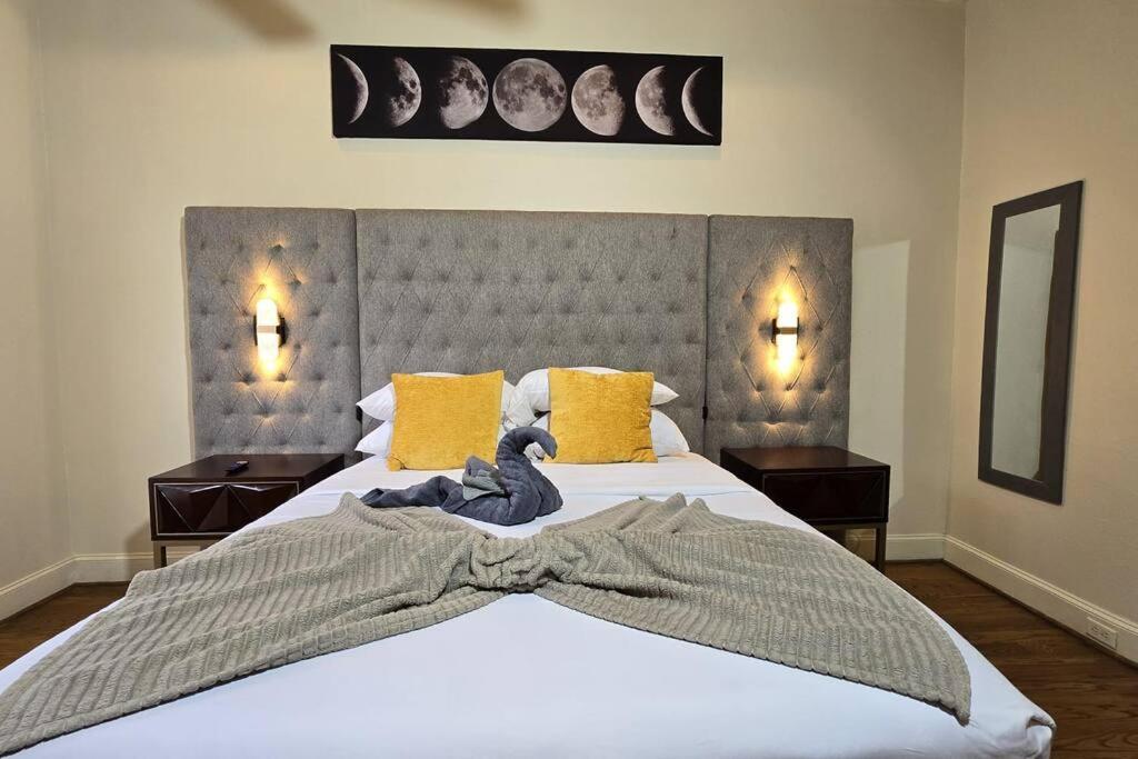 Modern Galleria Gem Private Jacuzzi 3 Br Houston Buitenkant foto