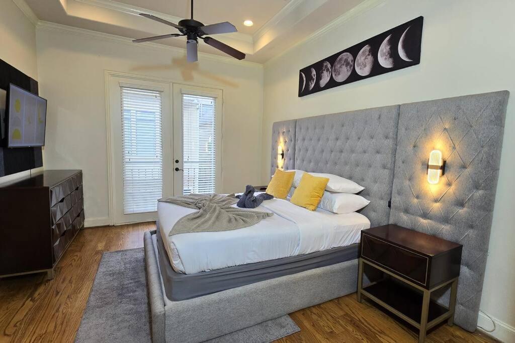 Modern Galleria Gem Private Jacuzzi 3 Br Houston Buitenkant foto