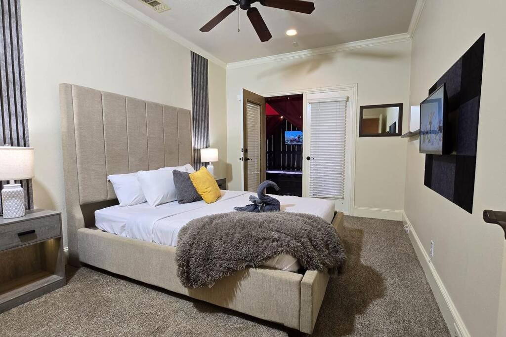 Modern Galleria Gem Private Jacuzzi 3 Br Houston Buitenkant foto